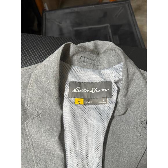 Eddie Bauer Travex Blazer Sport Coat Size 42 Light Grey Performance - Picture 3 of 10